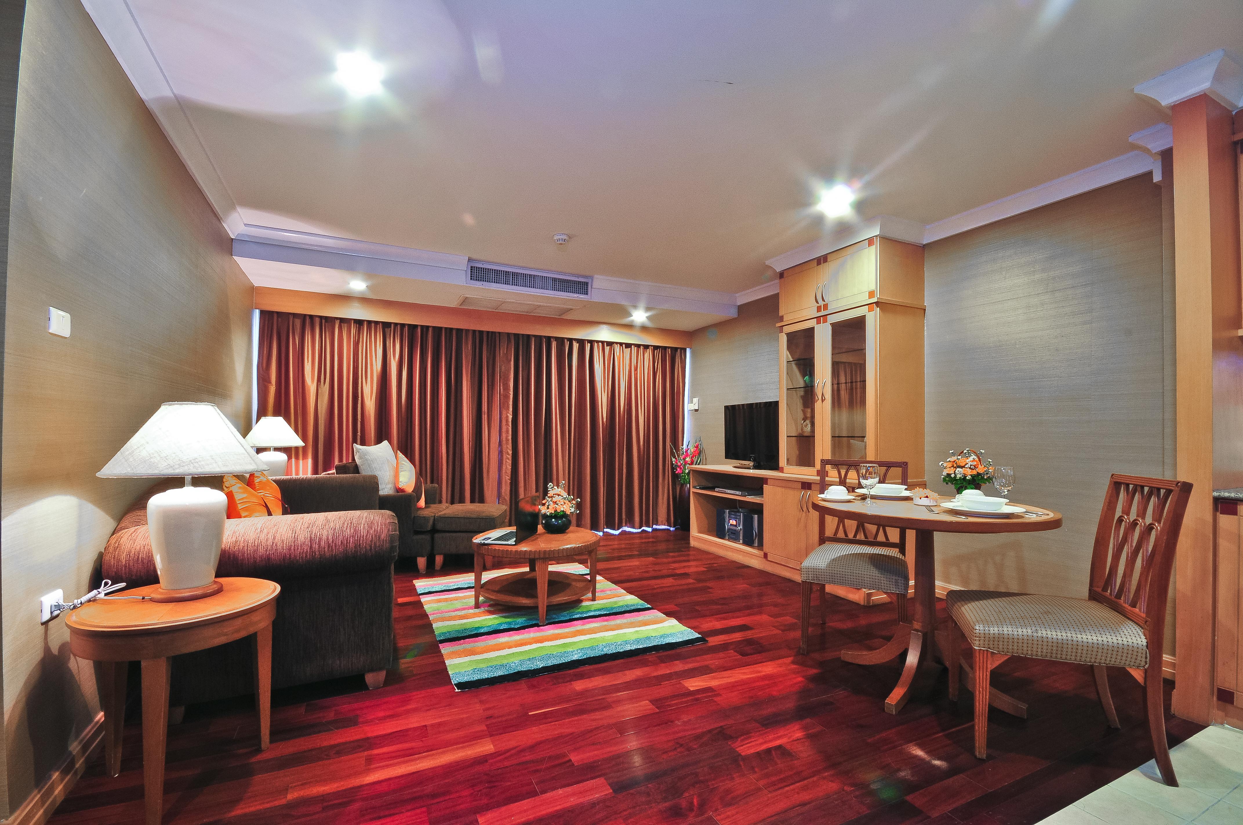 Admiral Suites Бангкок Екстер'єр фото