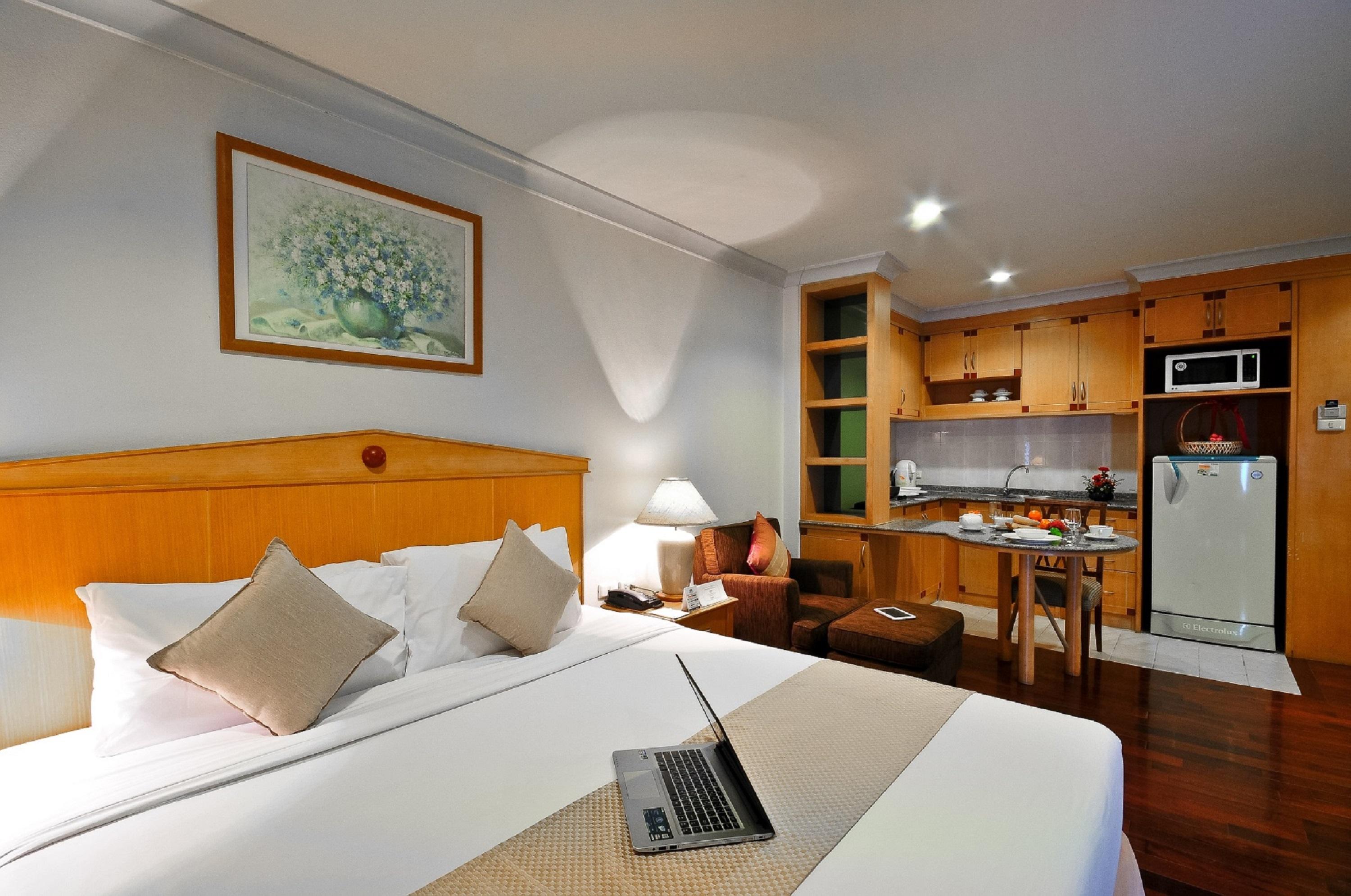 Admiral Suites Бангкок Екстер'єр фото