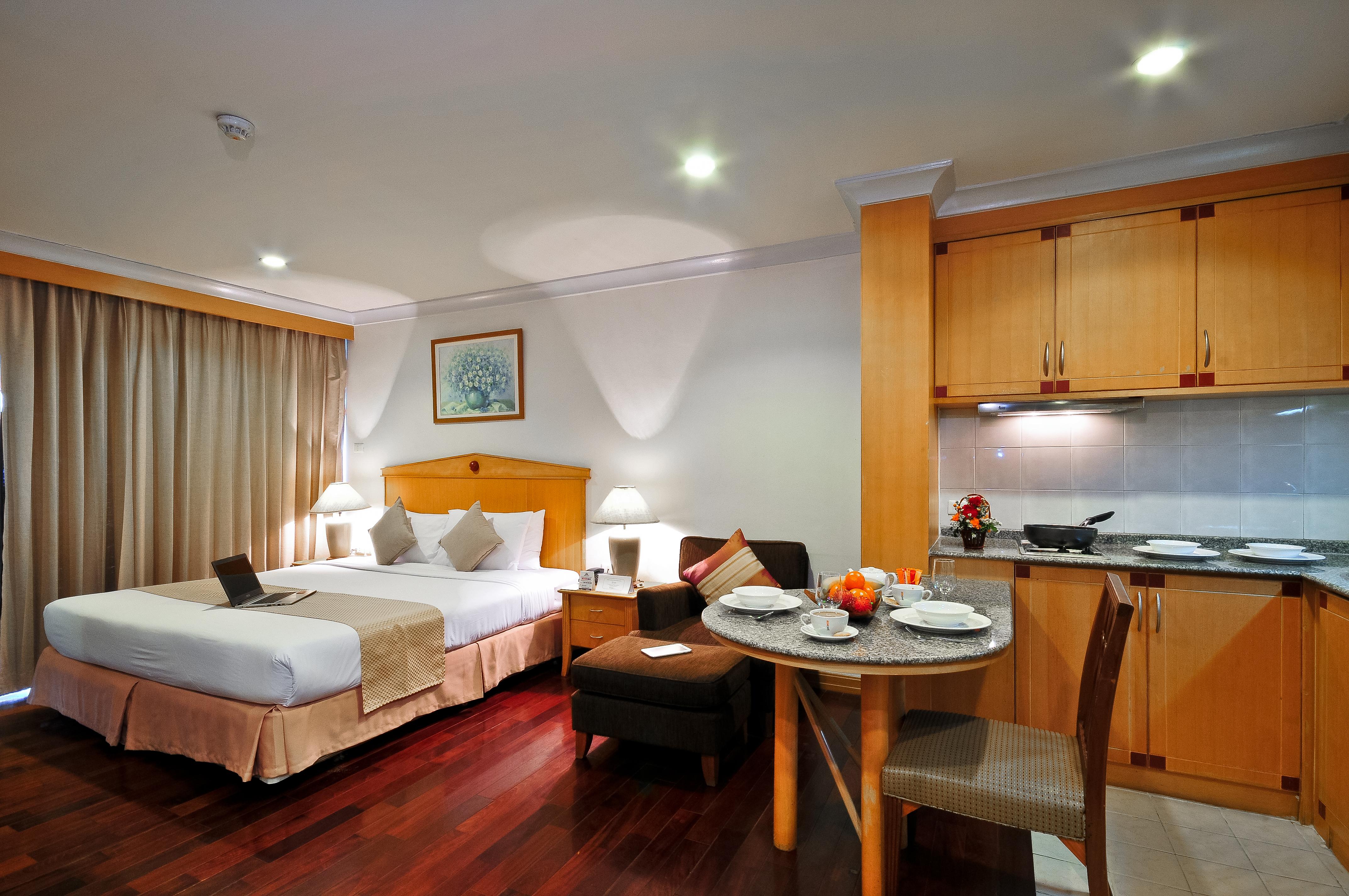 Admiral Suites Бангкок Екстер'єр фото