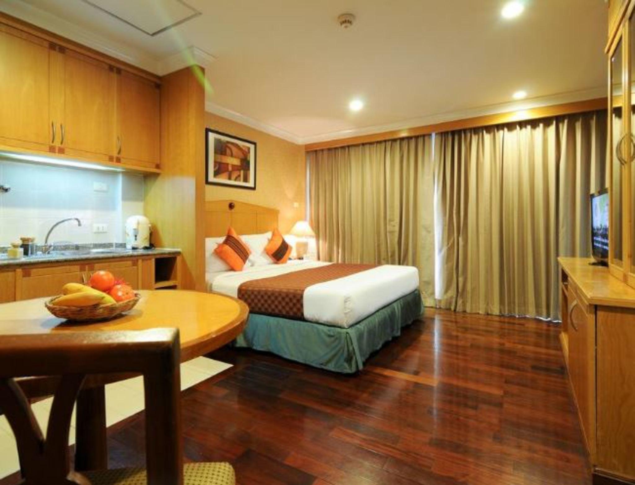 Admiral Suites Бангкок Екстер'єр фото