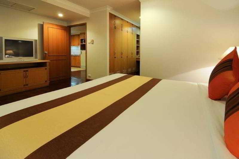 Admiral Suites Бангкок Екстер'єр фото