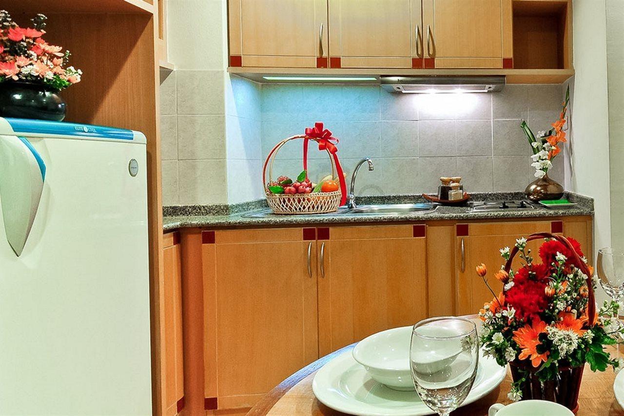 Admiral Suites Бангкок Екстер'єр фото