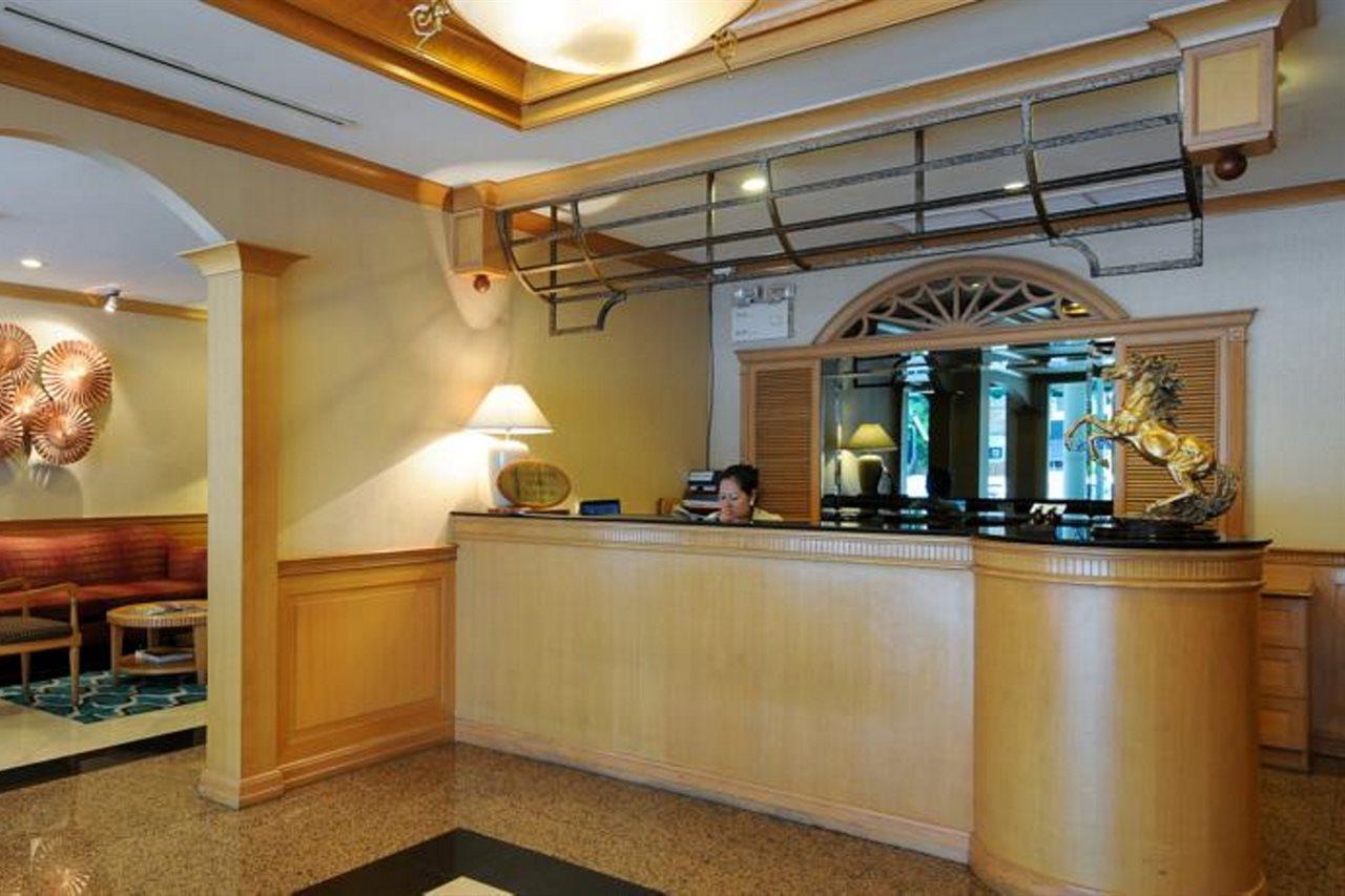 Admiral Suites Бангкок Екстер'єр фото