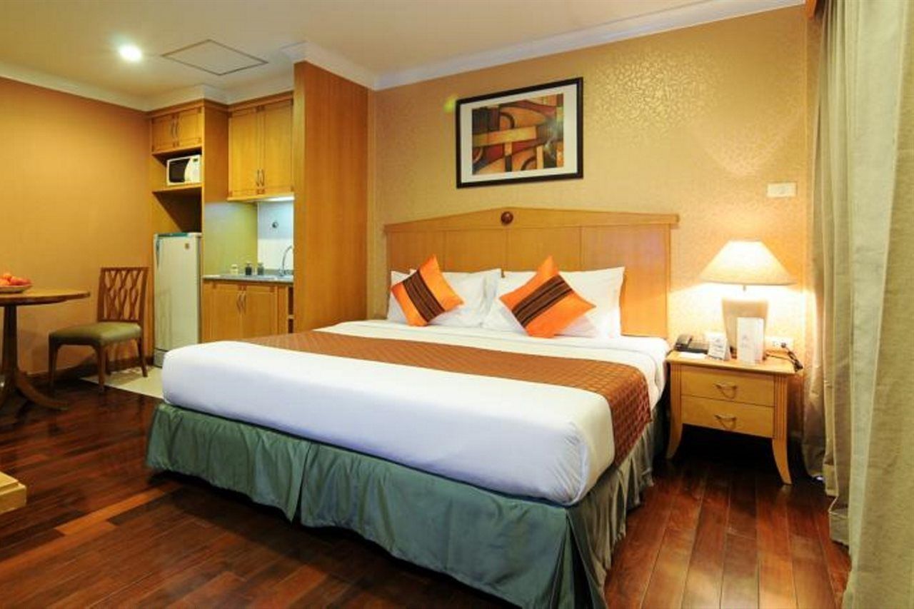 Admiral Suites Бангкок Екстер'єр фото