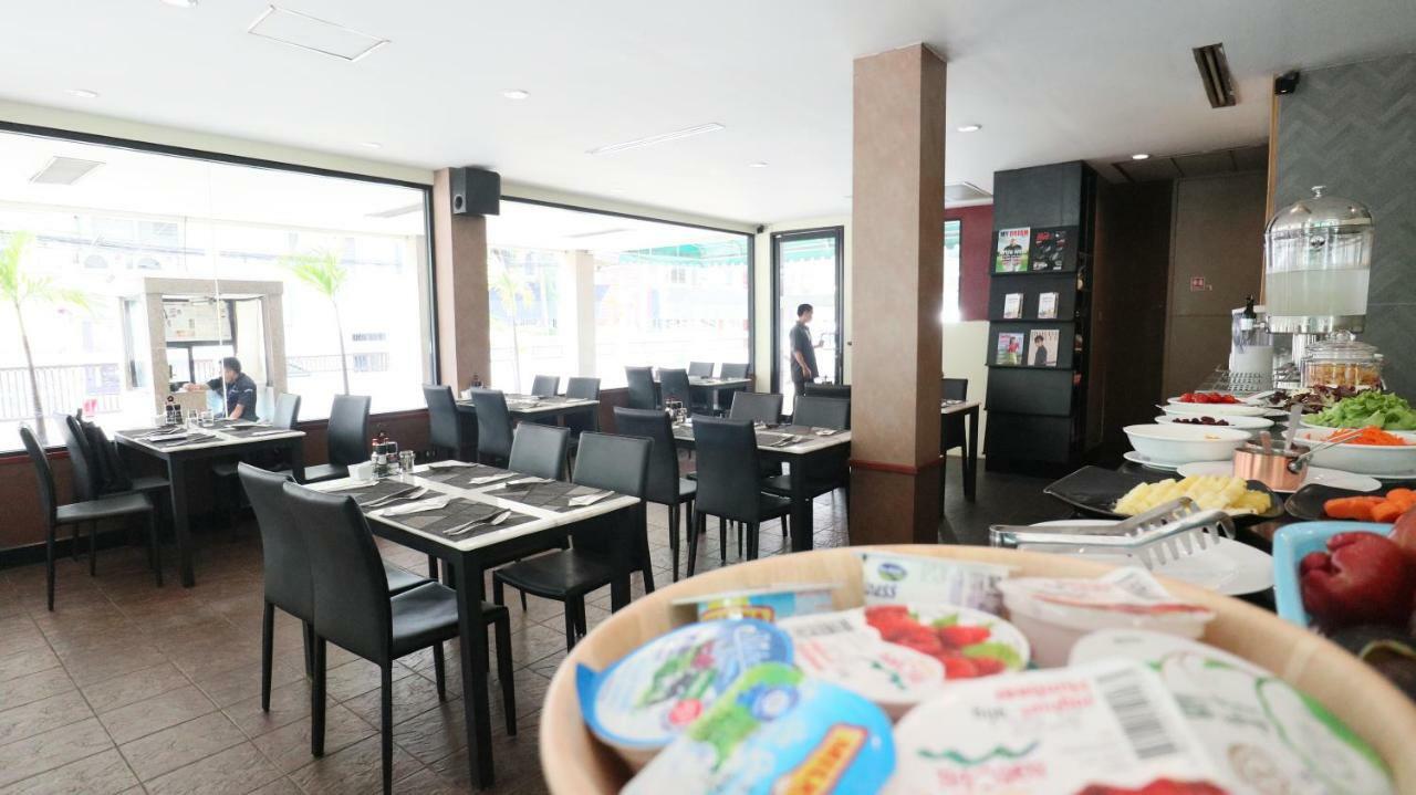 Admiral Suites Бангкок Екстер'єр фото