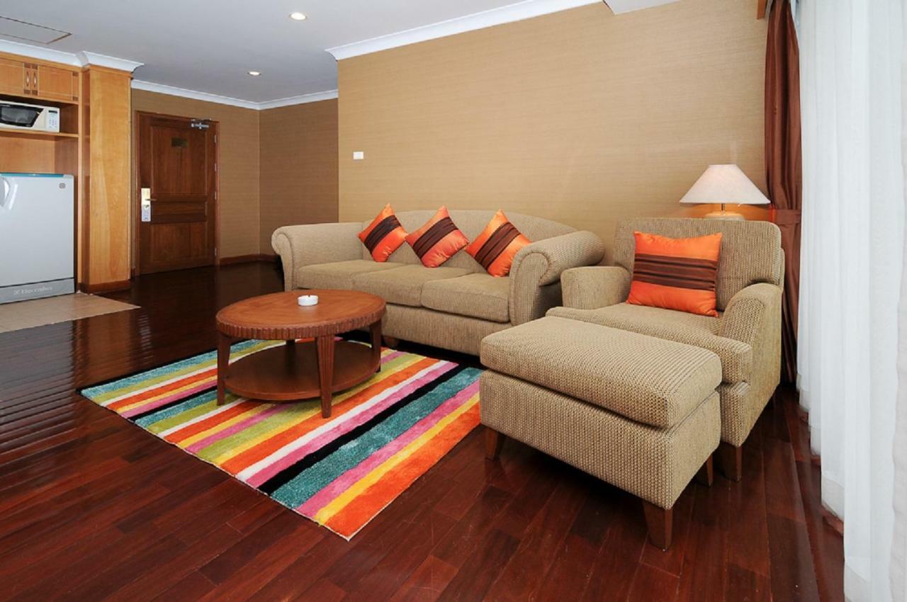 Admiral Suites Бангкок Екстер'єр фото