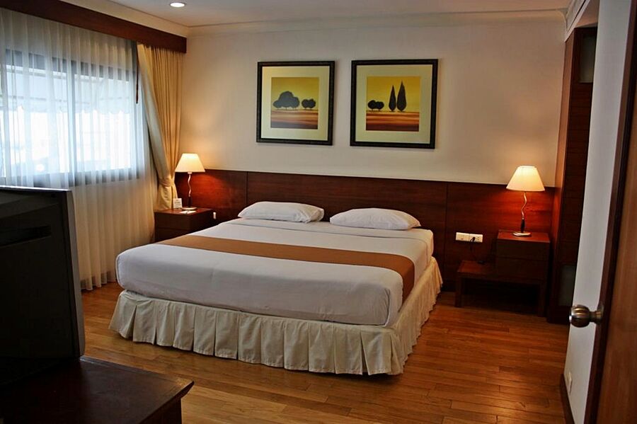 Admiral Suites Бангкок Екстер'єр фото